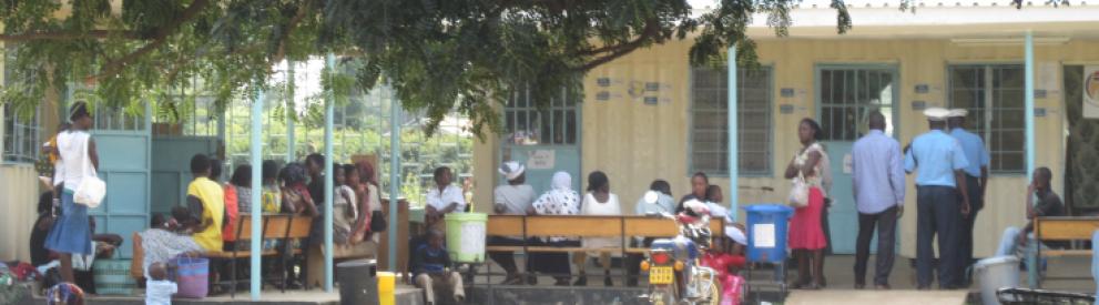 A photo of a waiting area in a clinic.